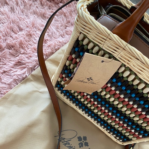 Authentic Patricia Nash handbag with dust bag. - Picture 3 of 10